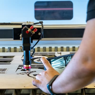 How to Choose a Nameplate? Understanding the Key Differences in Professional Nameplate Production in the AI Era